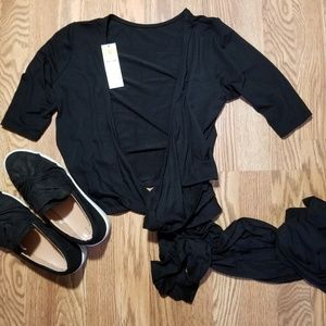 Small Agnes and Dora wrap top